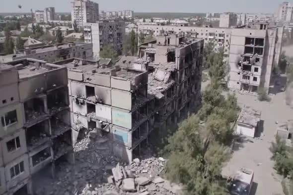 Urban Devastation: War-Torn Cityscape