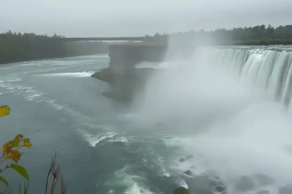 Awe-Inspiring Niagara Falls Horseshoe Mist Natural Wonder