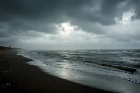 Moody Coastal Stormascape Storm Clouds Dramatic Atmosphere