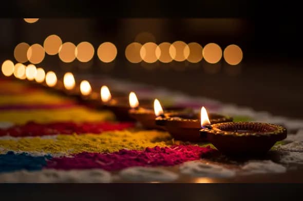 Close-Up Diwali Diyas with Colorful Rangoli and Bokeh Lights | AIClips Indian Festival Visual